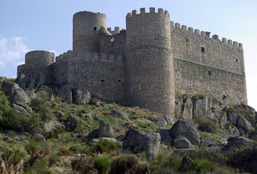 Castillo de Manqueospese, Spain